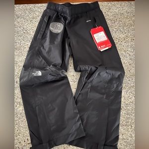 Boys North Face Snow/Waterproof Pants NWT